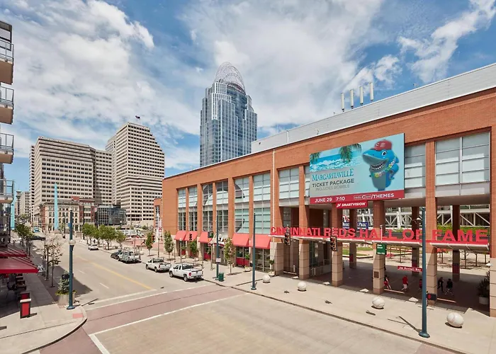 Ac Hotel By Marriott Cincinnati At The Banks